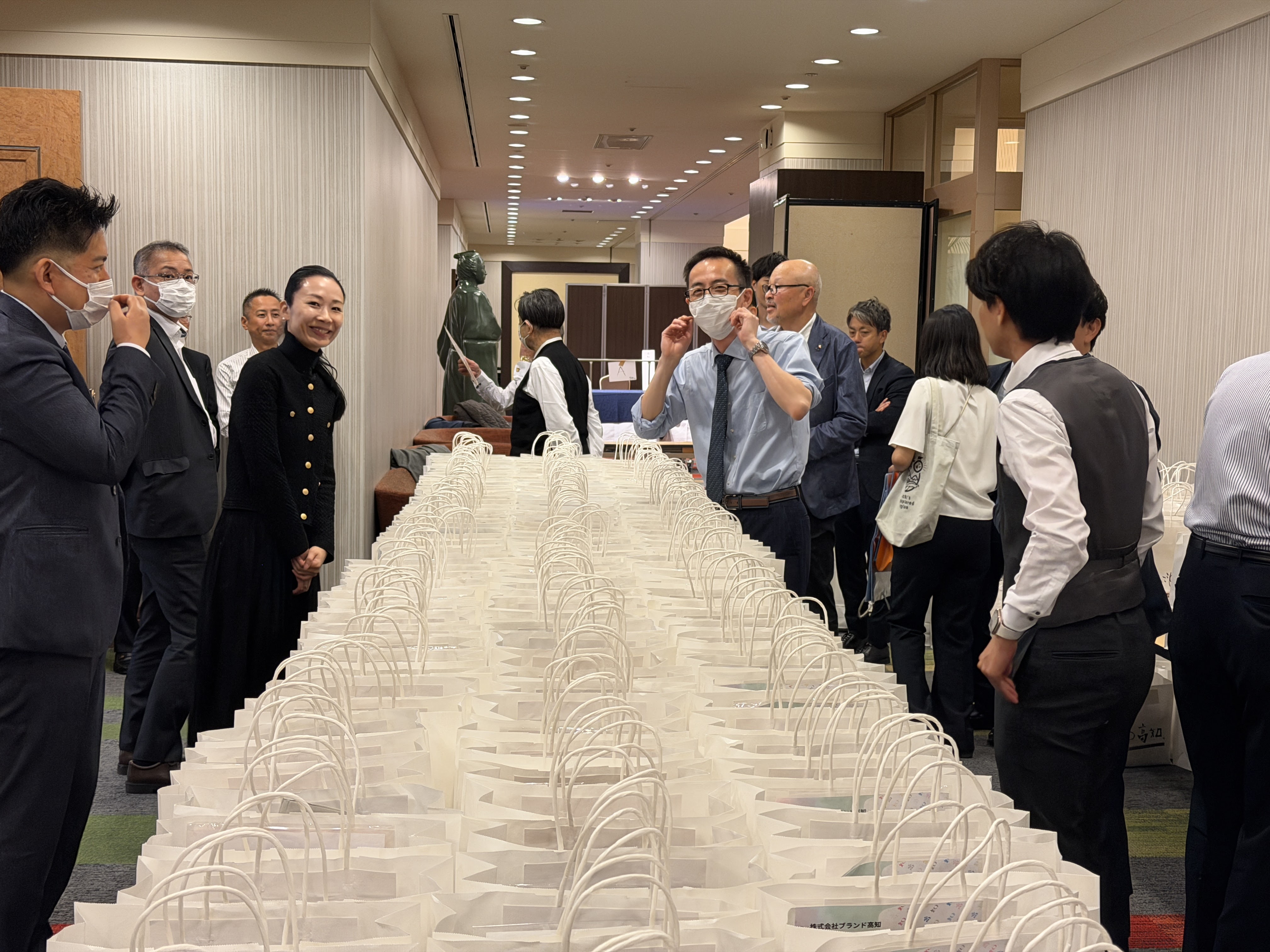 第77回・大懇親会（2025.11.14） 331